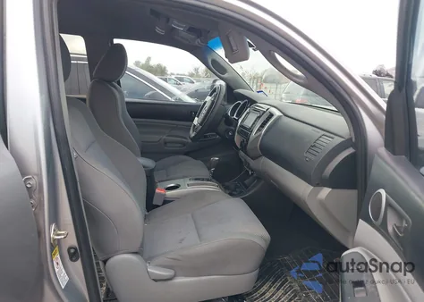 2014 Toyota Tacoma Prerunner V6 z USA, uszkodzony, nr VIN 3TMJU4GN5EM164804